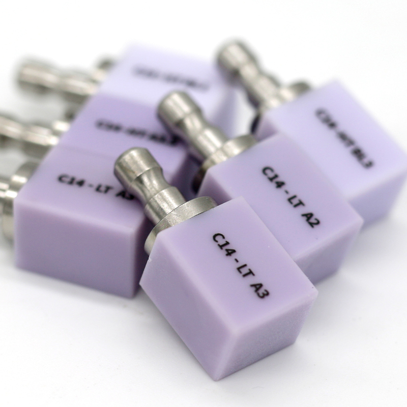 Técnicas de cementación adhesiva fuerte para restauraciones anteriores con cerámicas de vidrio Audental