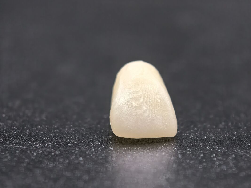 Bloque de Zirconia Dental con Diseño Graduado Avanzado y Estabilidad Química para un Rendimiento Óptimo en Fabricación Dental CAD CAM de Precisión